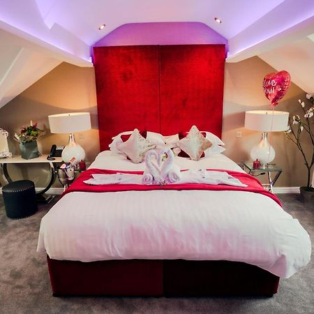 Aphrodites Group - Luxury Hot Tub Suites In Central Lake District! Боунес он Уиндърмиър Екстериор снимка