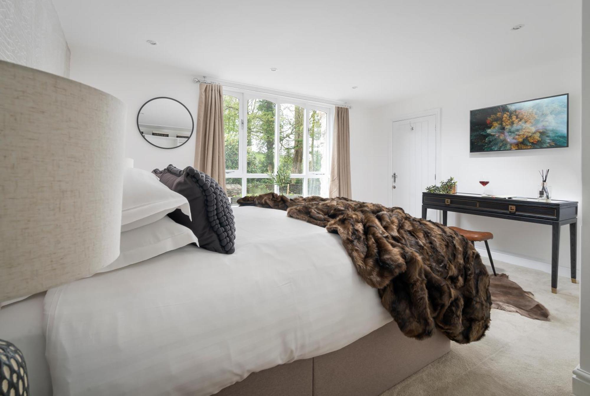 Aphrodites Group - Luxury Hot Tub Suites In Central Lake District! Боунес он Уиндърмиър Екстериор снимка