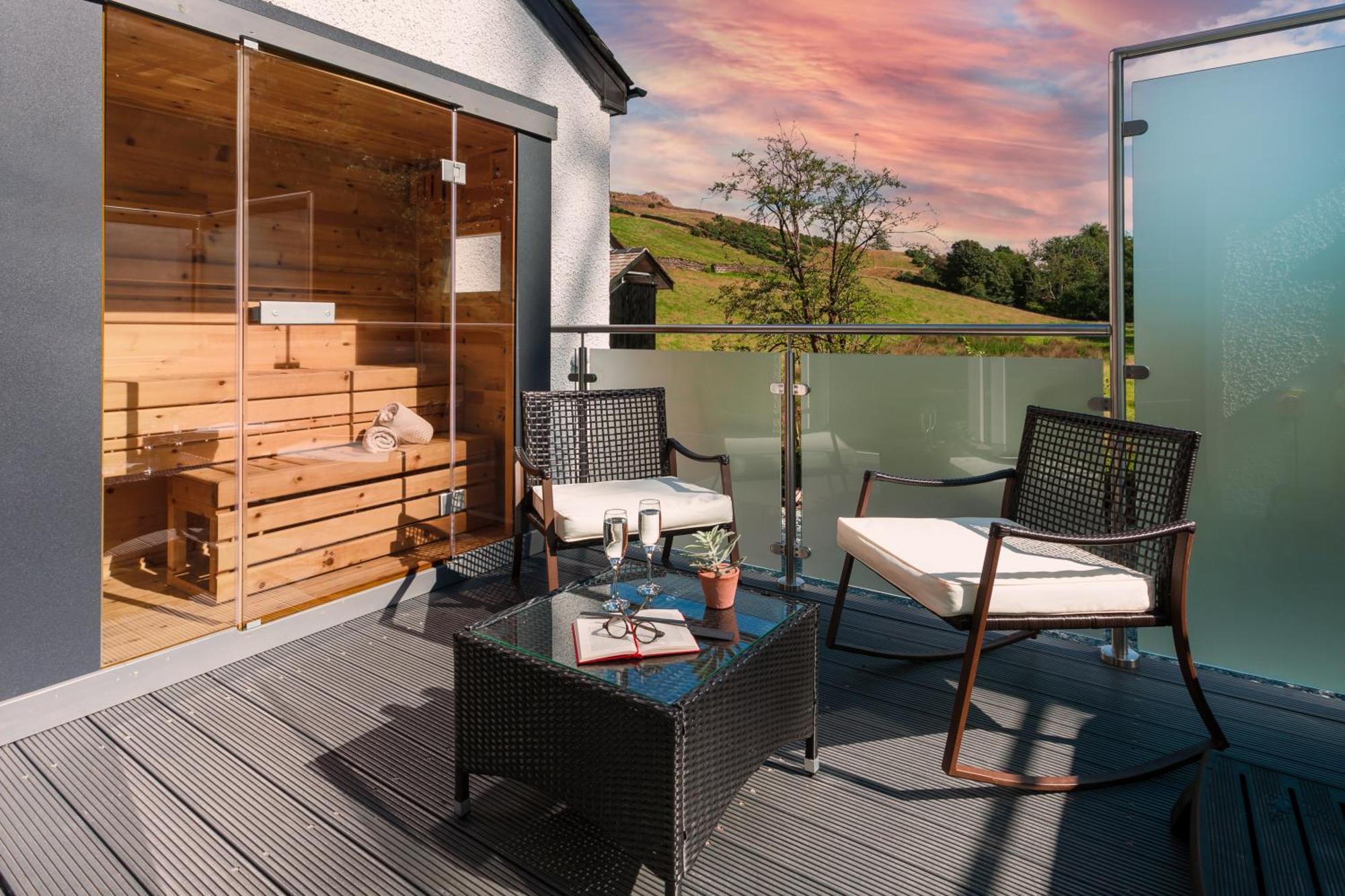 Aphrodites Group - Luxury Hot Tub Suites In Central Lake District! Боунес он Уиндърмиър Екстериор снимка