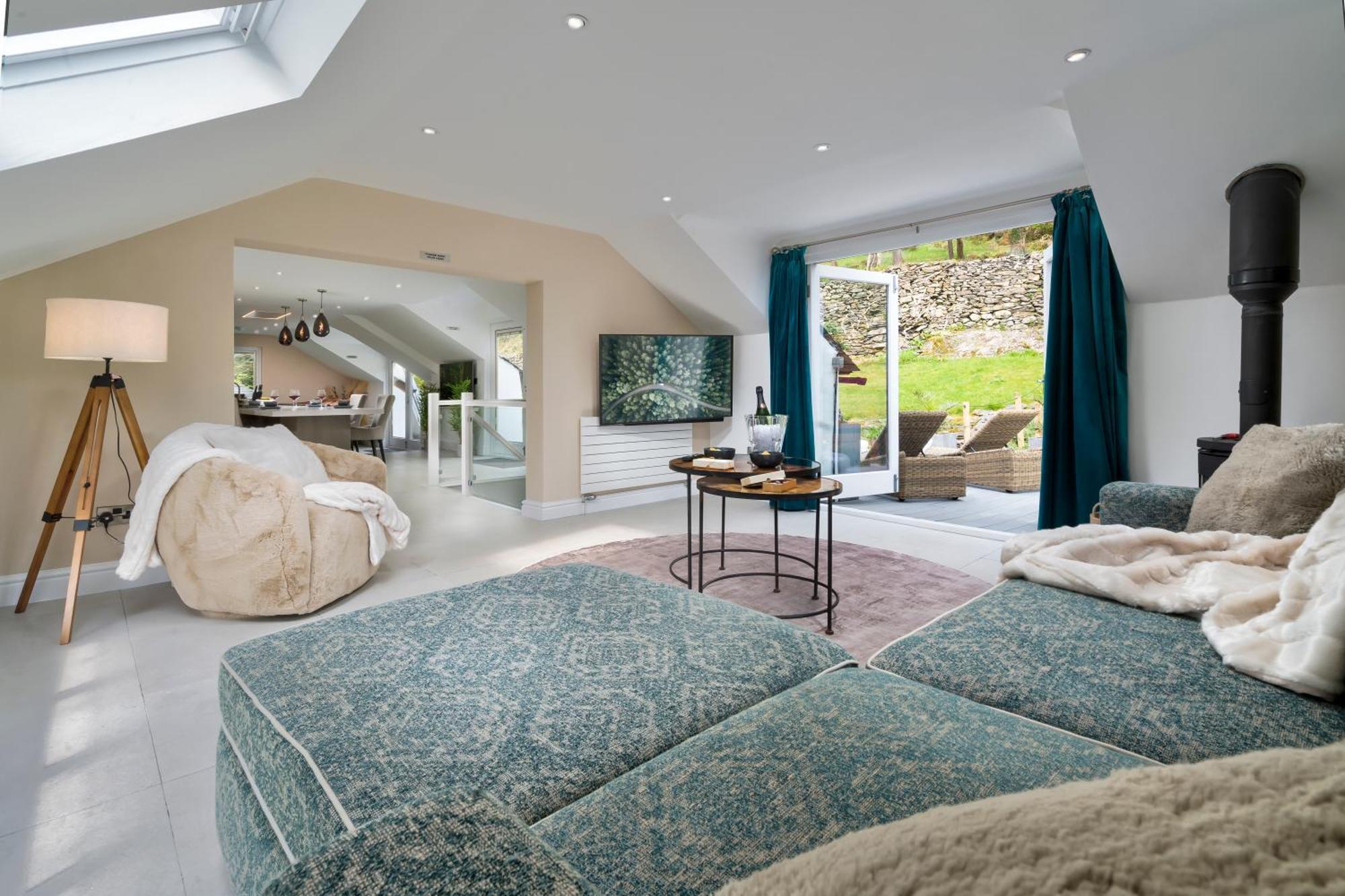 Aphrodites Group - Luxury Hot Tub Suites In Central Lake District! Боунес он Уиндърмиър Екстериор снимка