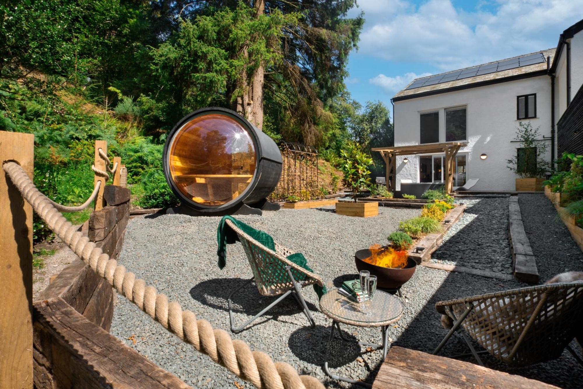 Aphrodites Group - Luxury Hot Tub Suites In Central Lake District! Боунес он Уиндърмиър Екстериор снимка