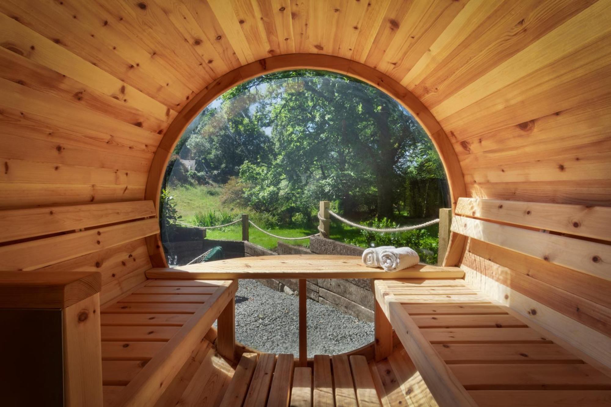 Aphrodites Group - Luxury Hot Tub Suites In Central Lake District! Боунес он Уиндърмиър Екстериор снимка