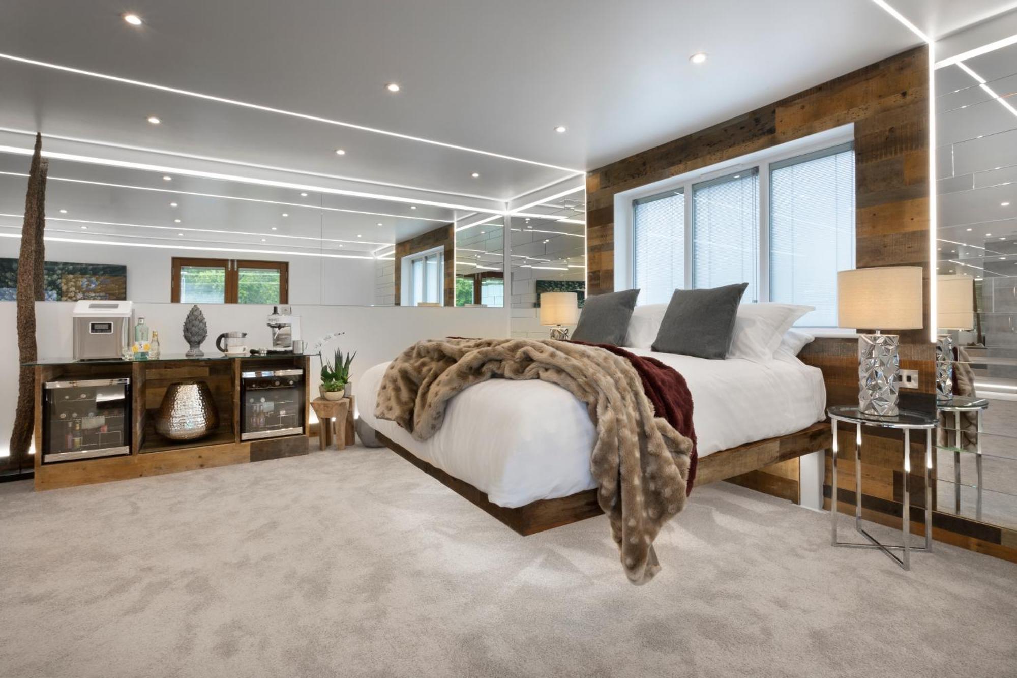 Aphrodites Group - Luxury Hot Tub Suites In Central Lake District! Боунес он Уиндърмиър Екстериор снимка