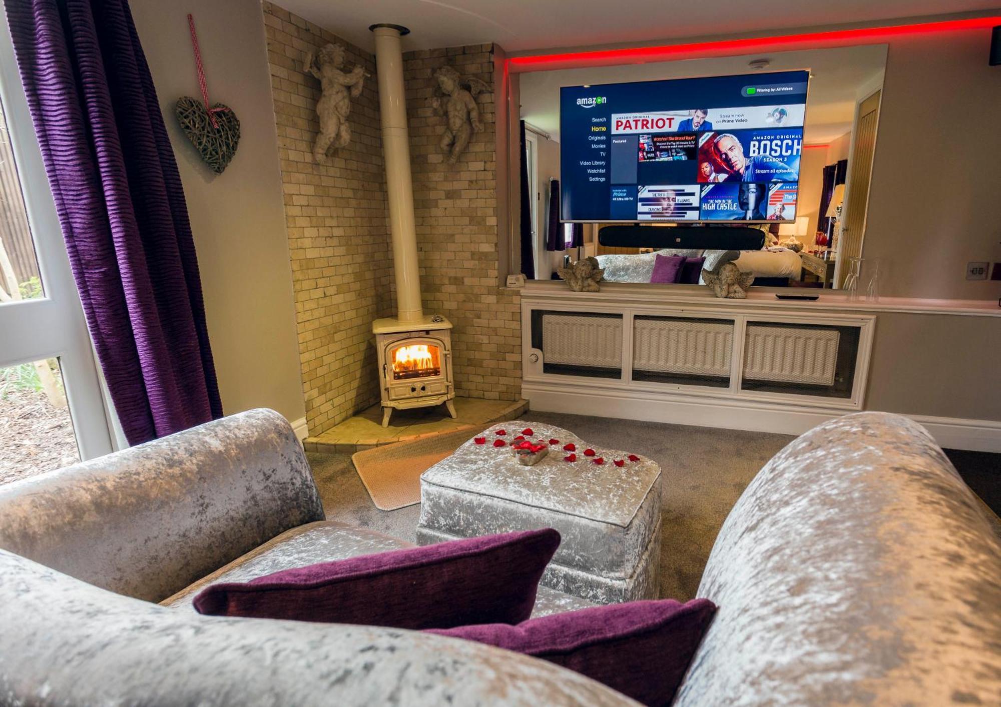 Aphrodites Group - Luxury Hot Tub Suites In Central Lake District! Боунес он Уиндърмиър Екстериор снимка