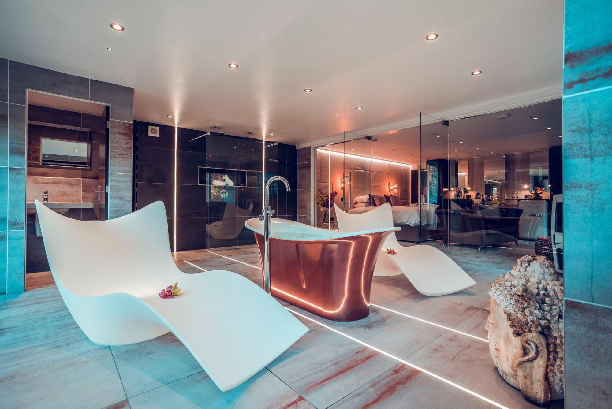 Aphrodites Group - Luxury Hot Tub Suites In Central Lake District! Боунес он Уиндърмиър Екстериор снимка
