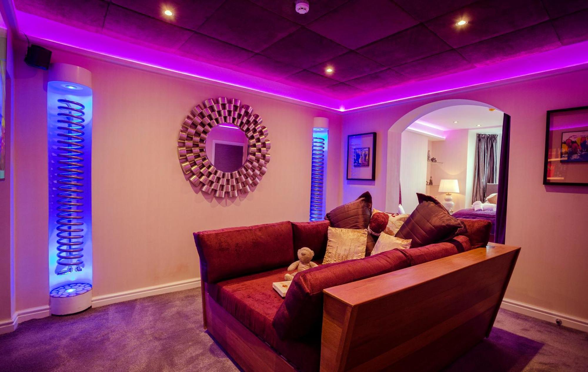 Aphrodites Group - Luxury Hot Tub Suites In Central Lake District! Боунес он Уиндърмиър Екстериор снимка