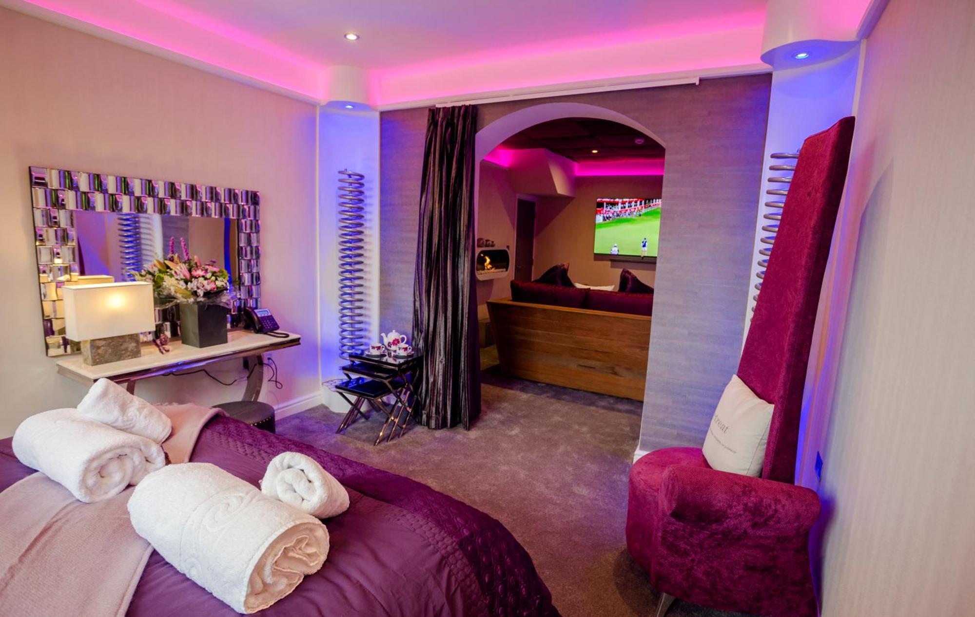 Aphrodites Group - Luxury Hot Tub Suites In Central Lake District! Боунес он Уиндърмиър Екстериор снимка