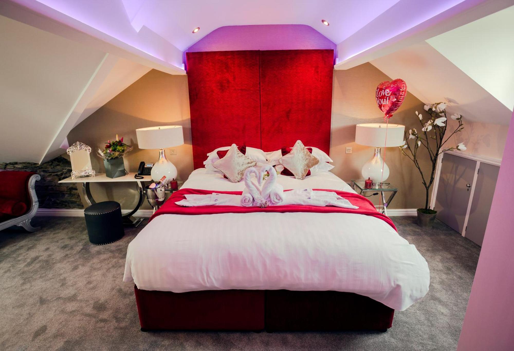 Aphrodites Group - Luxury Hot Tub Suites In Central Lake District! Боунес он Уиндърмиър Екстериор снимка