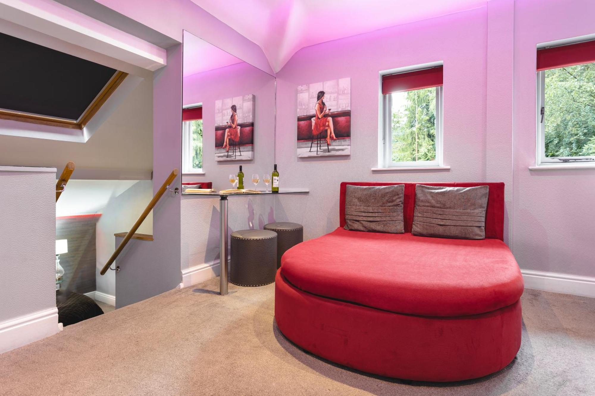 Aphrodites Group - Luxury Hot Tub Suites In Central Lake District! Боунес он Уиндърмиър Екстериор снимка