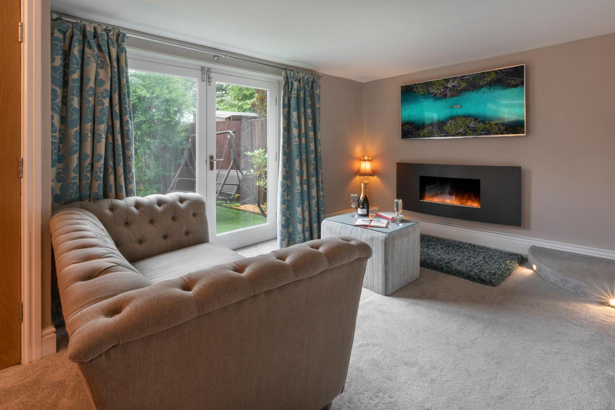 Aphrodites Group - Luxury Hot Tub Suites In Central Lake District! Боунес он Уиндърмиър Екстериор снимка